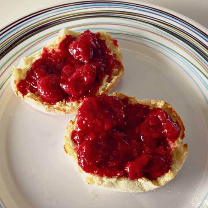 Confiture de fraises, framboises et sucre d’érable