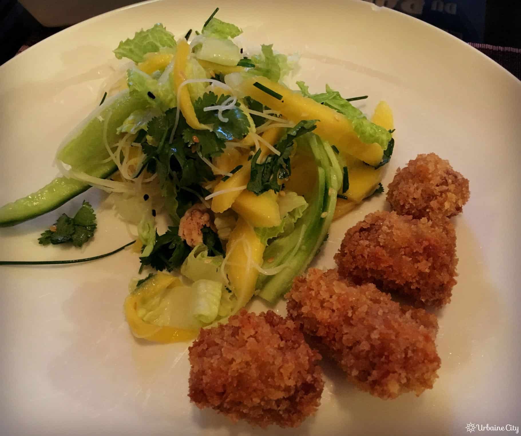 Beignets de poitrine de canard en cubes croustillants à la sauce aigre-douce