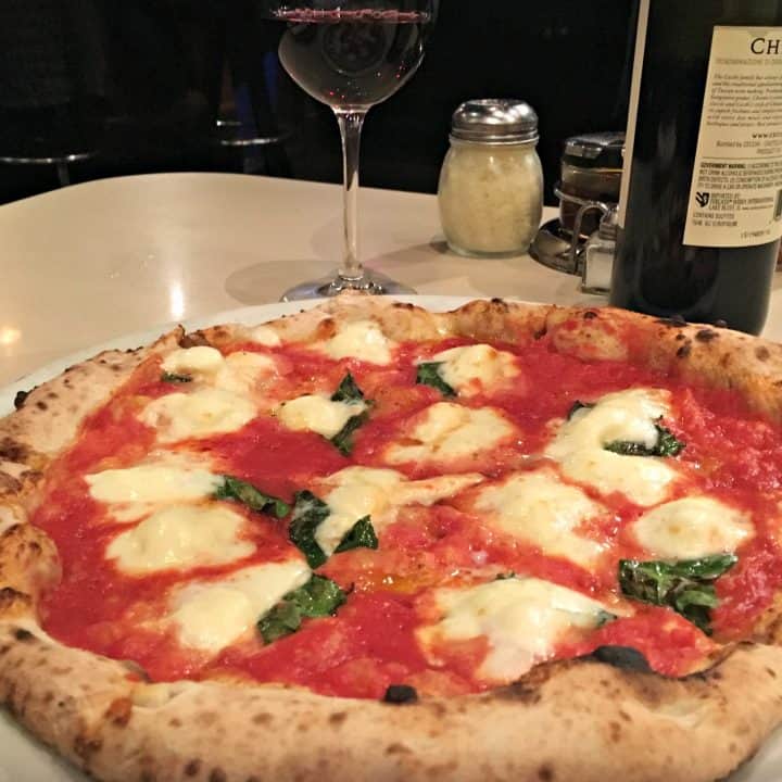 La pizza napolitaine de Tony's Pizzeria, couronnée la meilleure du monde