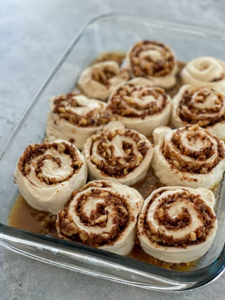Maple walnut cinnamon rolls easy recipe Urbaine City