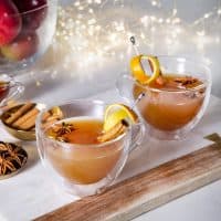 Cidre de pomme festif à la vodka et aux épices