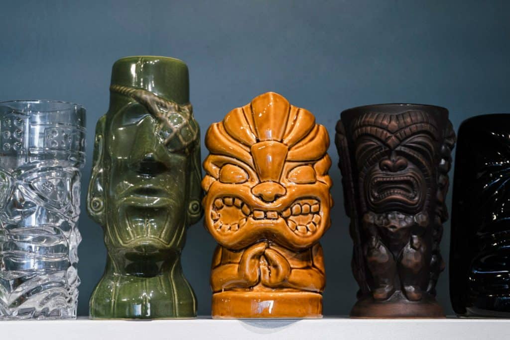 Gobelets tiki de chez Alambika - 12 idées cadeaux pour les foodies