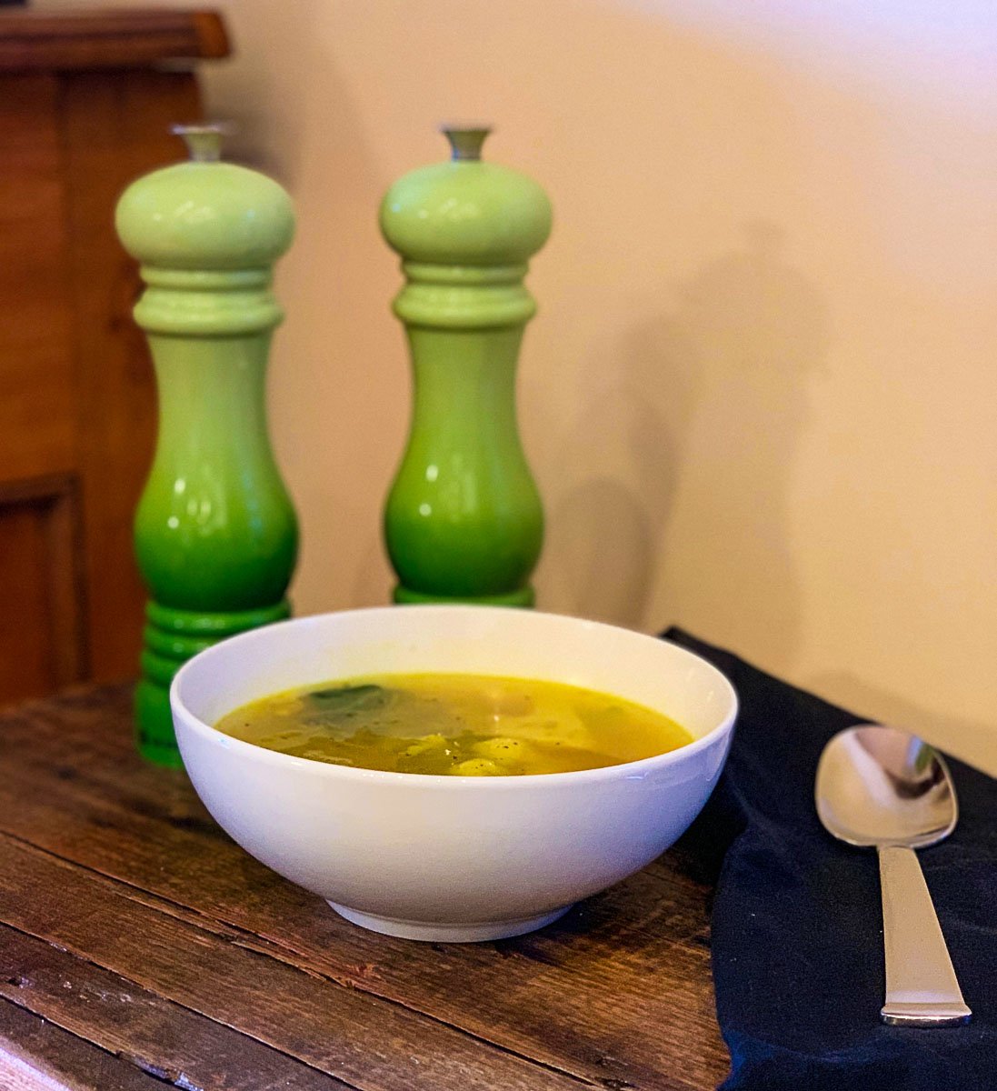 Soupe au poulet et à la courge spaghetti
