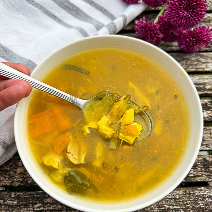 Soupe poulet et courge spaghetti, avec cari et gingembre