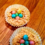 Nid de Pâques et mini oeufs en chocolat Cadbury