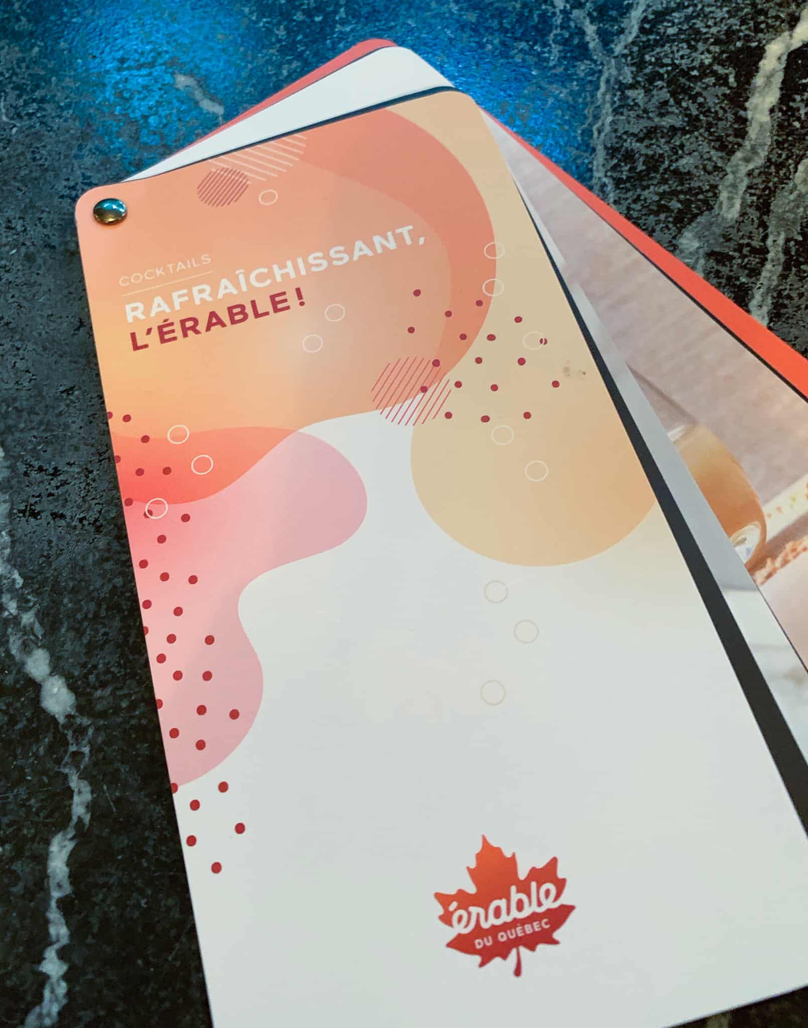 Une touche d’érable dans les cocktails avec le Québec 75 et le Spritz à l’érable
