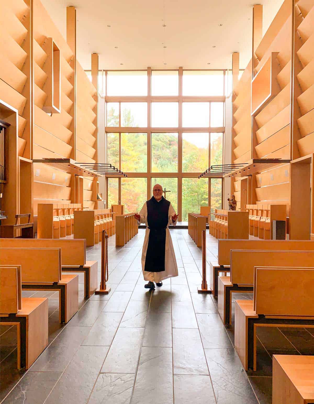 Visite des lieux avec Dom André - Abbaye Val Notre-Dame