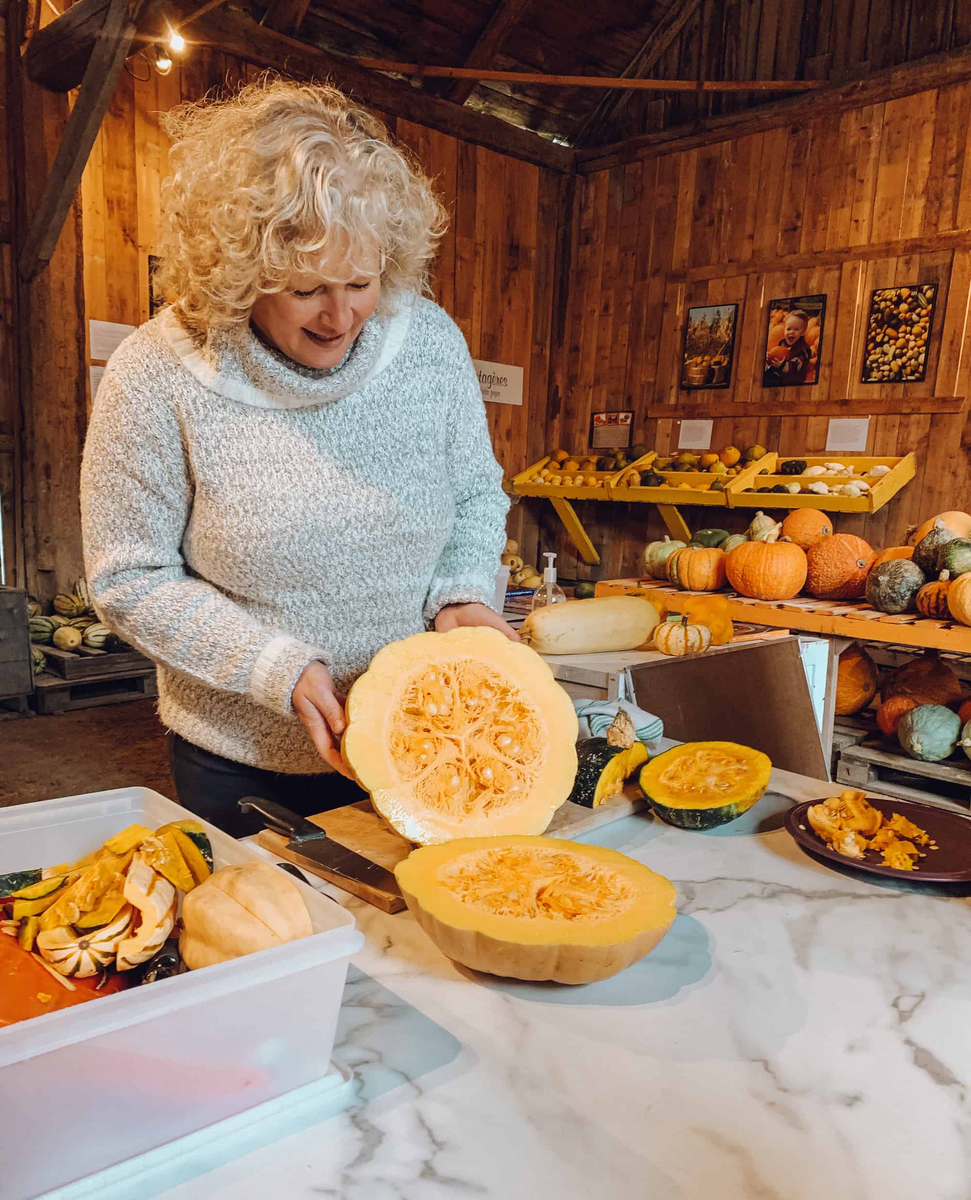 Couper une courge - La Courgerie