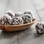 Boules d'énergie aux pruneaux de Californie