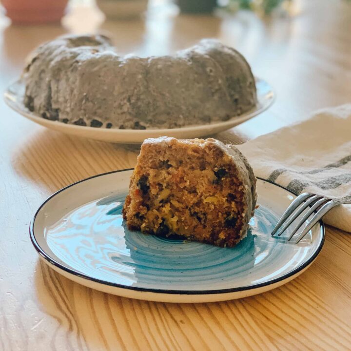 Gâteau aux carottes, ananas et noix de Grenoble