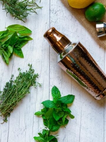 Comment utiliser les fines herbes dans les cocktails