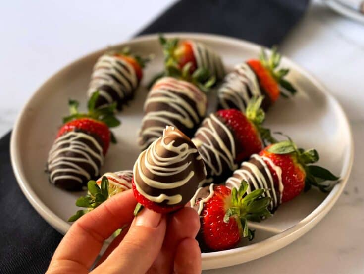 Fraises enrobées de chocolat recette facile, étape par étape Urbaine City