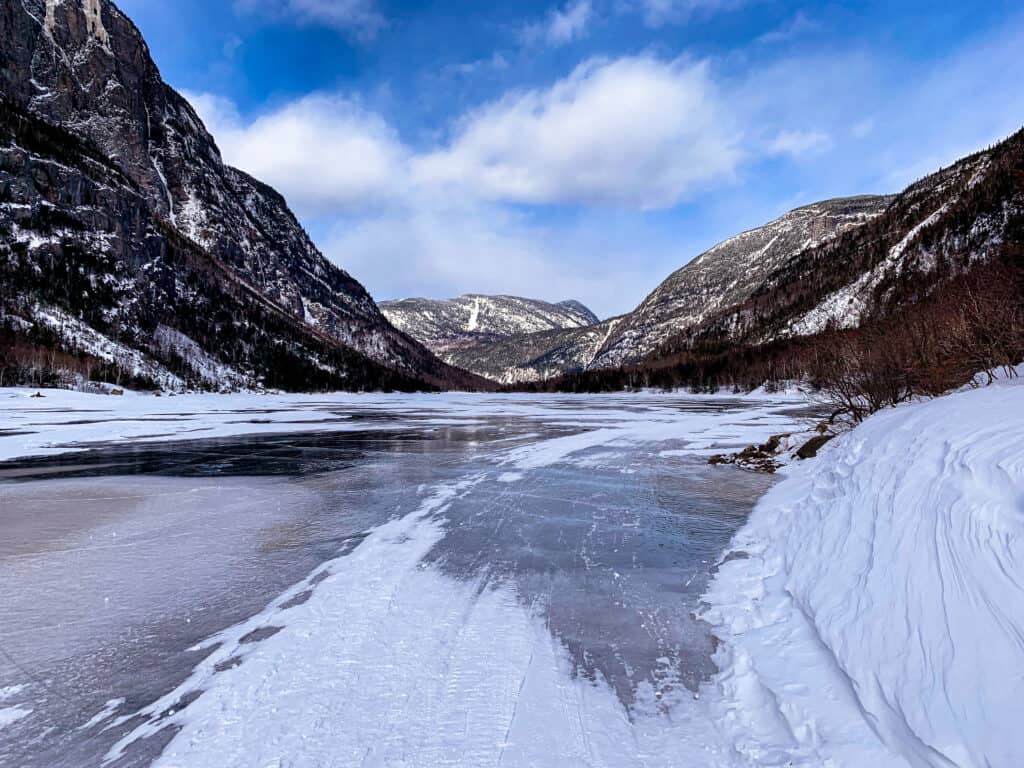 La rivière Malbaie gelée au Parc national des Hautes-Gorges-de-la-Rivière Malbaie
