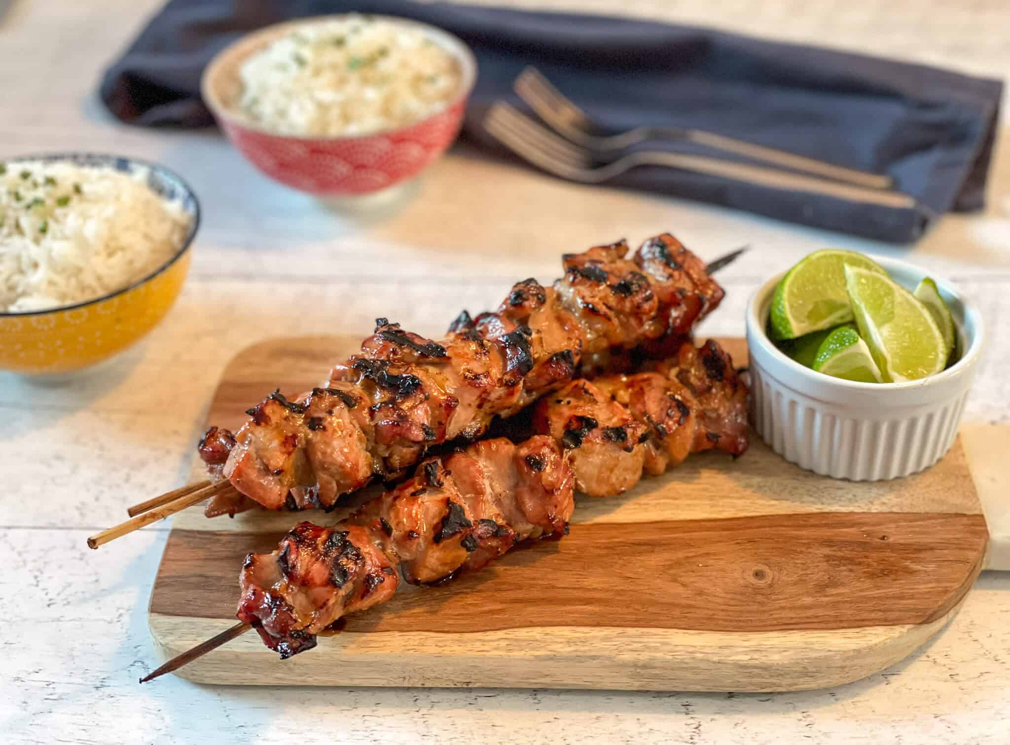Brochettes de dindon à la citronnelle et au gingembre, laquées au miel