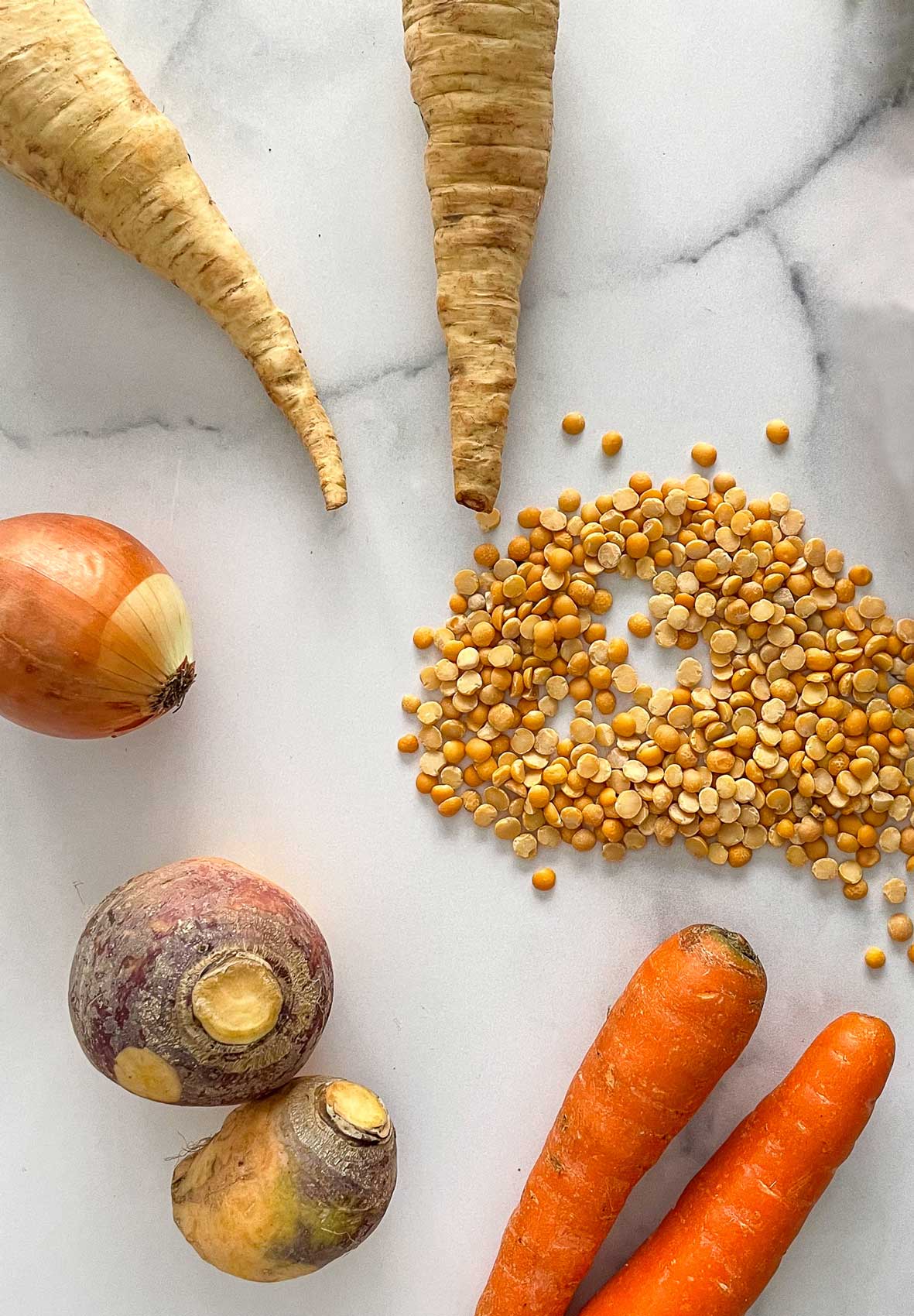 Recette facile de soupe aux pois et légumes racines - Urbaine City