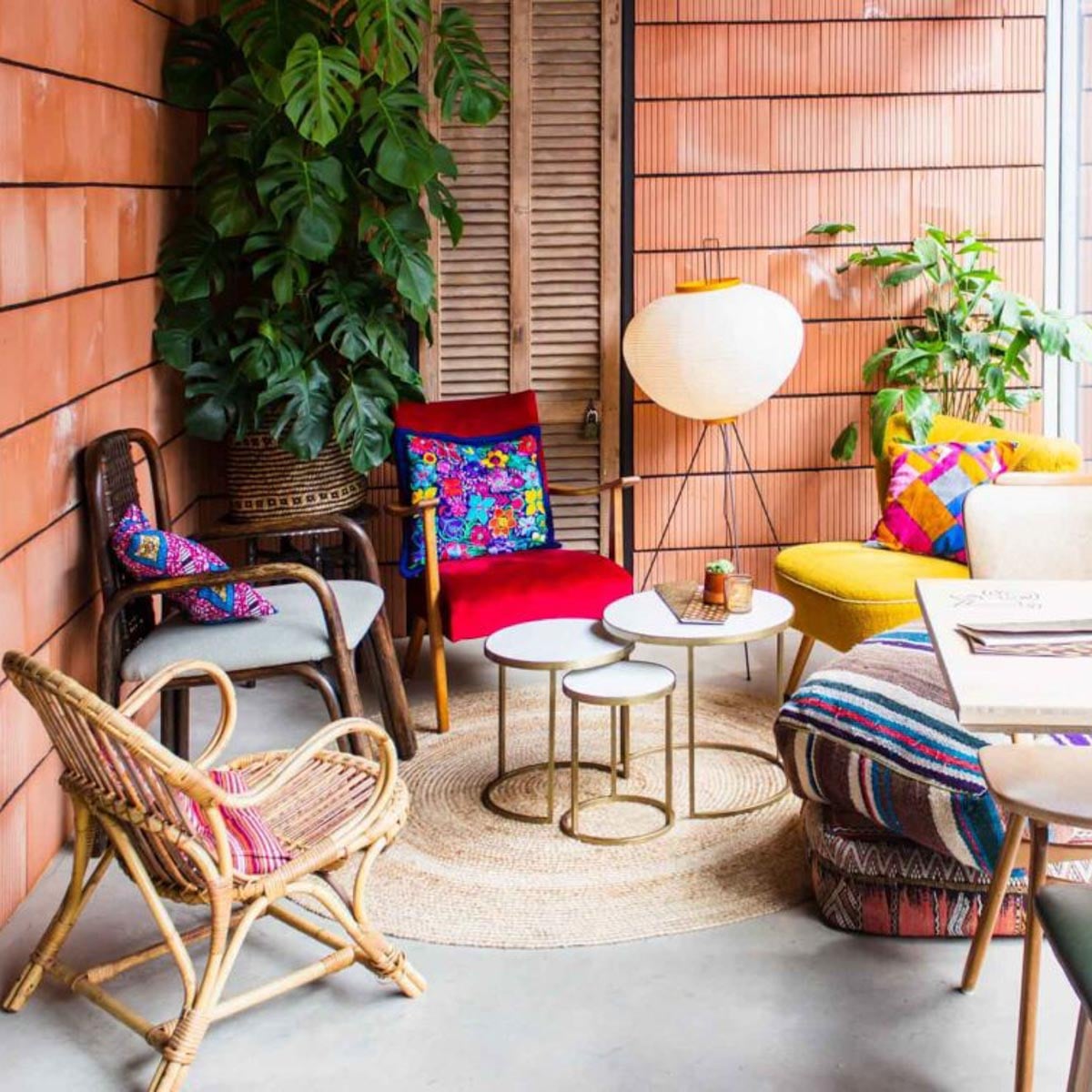 Bien aménager sa terrasse cet été : idées d'accessoires pratiques et déco pour manger dehors cet été