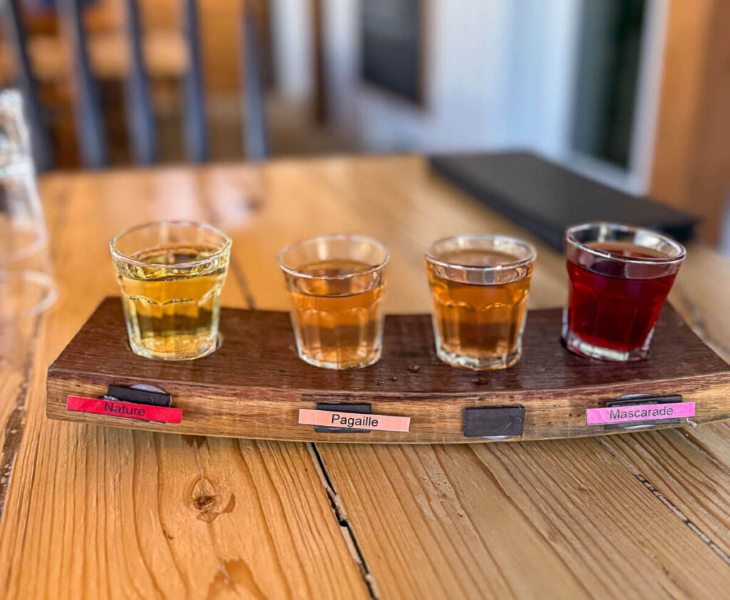 Cidres en dégustation - Ferme Cidricole Equinoxe