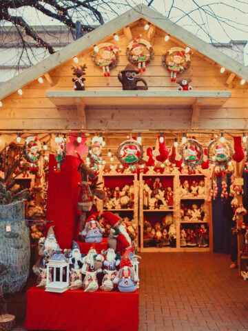 Kiosque dans un marché de Noël Crédit: Pexels / Humphrey Muleba
