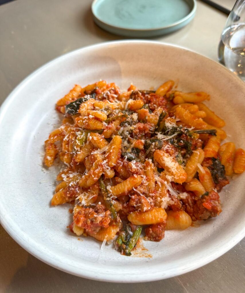 Plat de pâte maison au restaurant Riva - Gananoque