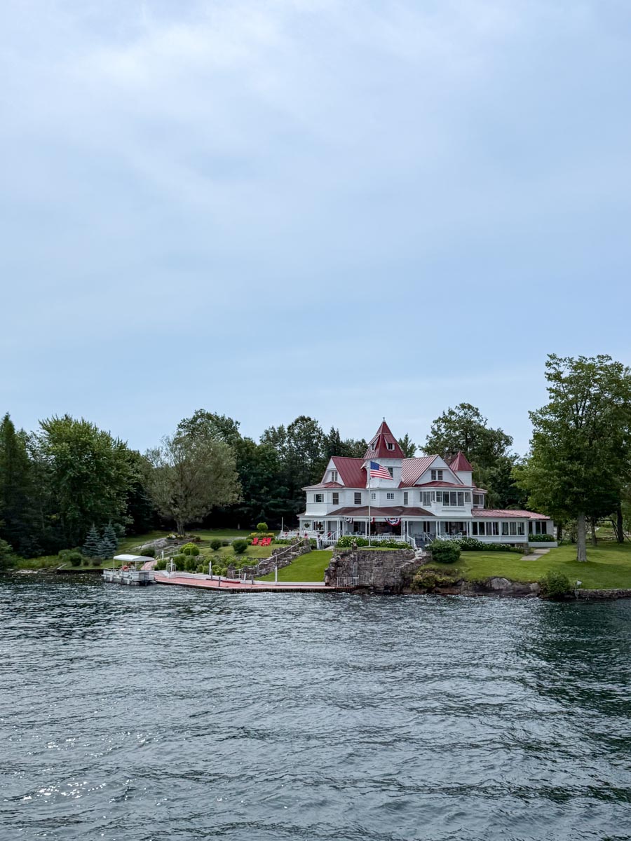 Une des imposantes demeures de Millionaires' Row aux Thousand Islands