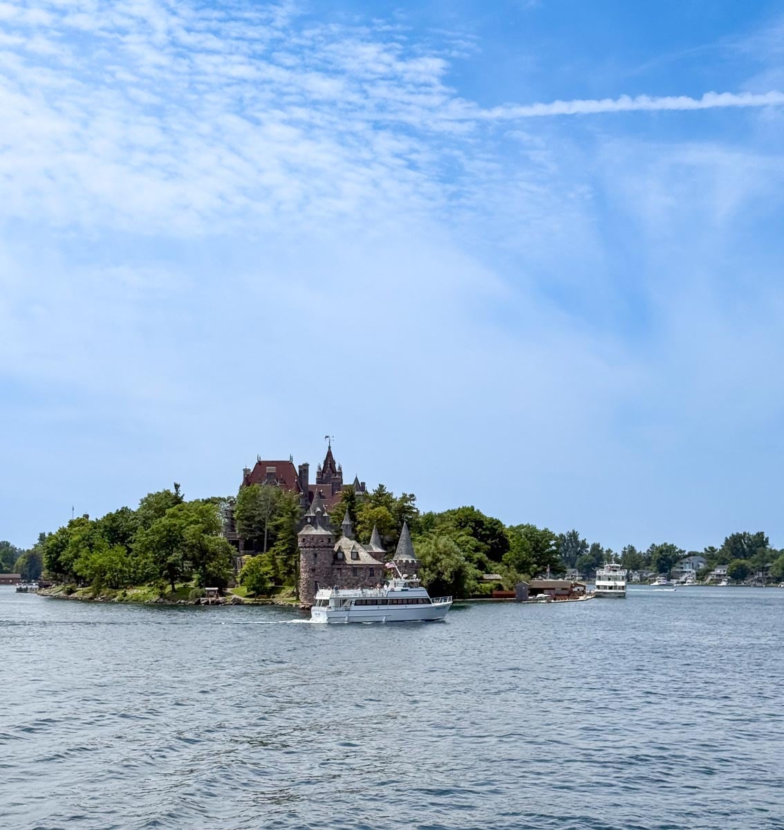 Bateaux de croisière qui arrivent à Boldt Castle