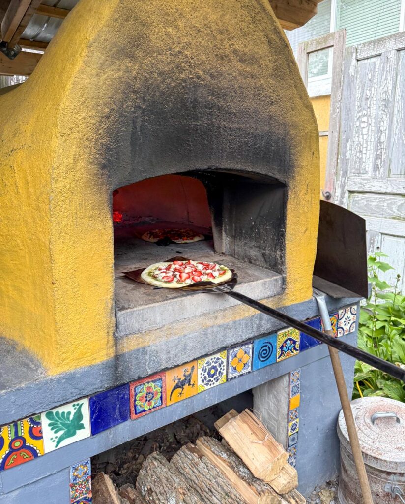 Four à pizza à The Purple House