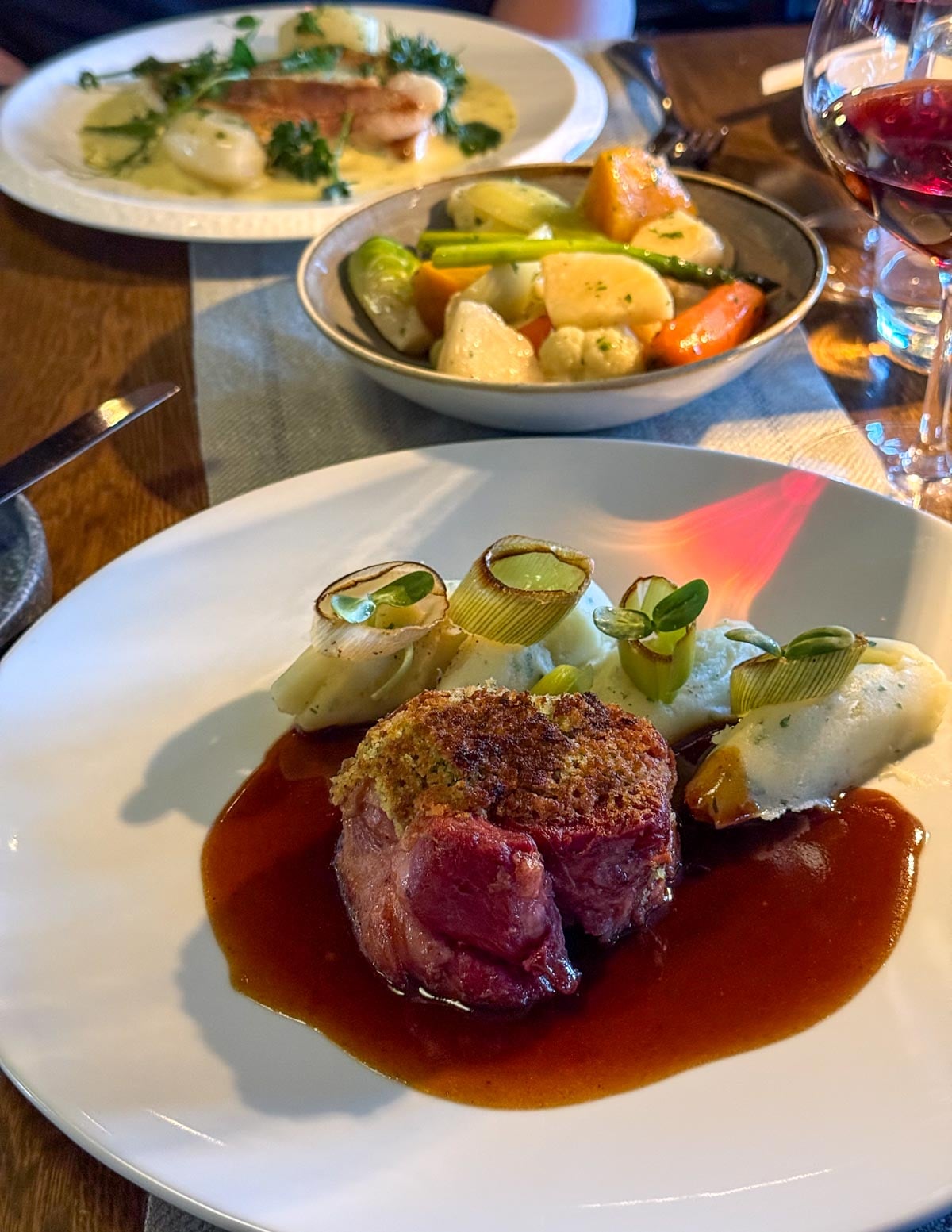 Agneau confit servi aux Labours