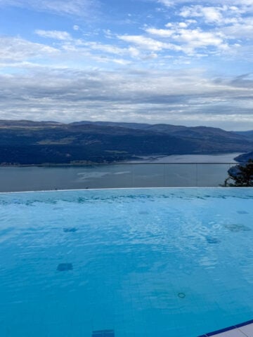 KurSpa infinity pool – Sparkling Hill Resort