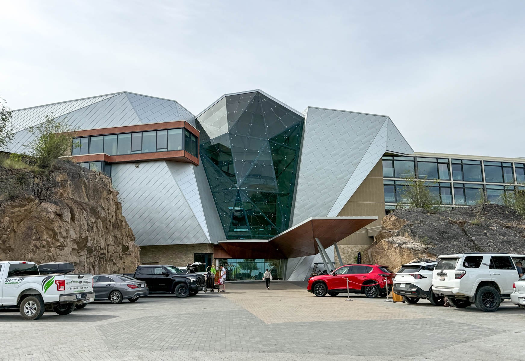 Exterior of the Sparkling Hill Resort